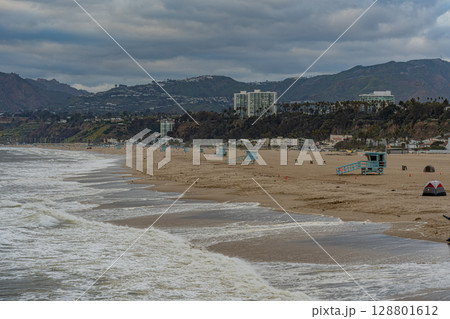アメリカ ロサンゼルスの街並みと夕焼け サンタモニカ アメリカ ロサンゼルスの街並みと夕焼け サンタモニカ 128801612
