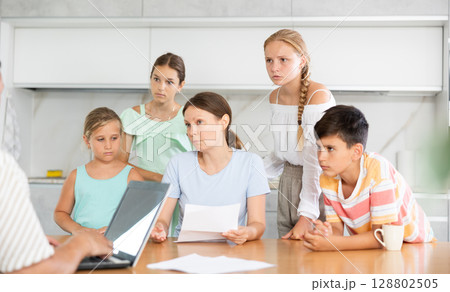 Social services worker visit 128802505