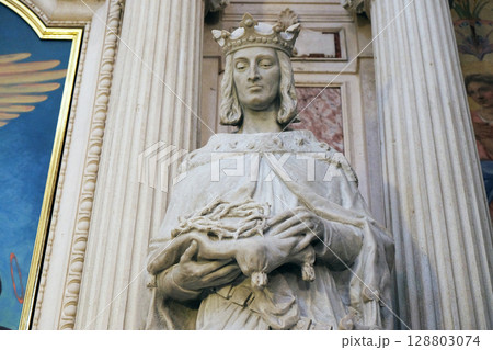 Statue of the saint on the altar of Saint Francis of Assisi in the Franciscan Church of the Annunciation in Ljubljana, Slovenia Statue of the saint on the altar of Saint Francis of Assisi in the Franciscan Church of the Annunciation in Ljubljana, Slovenia 128803074