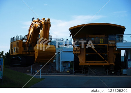 【石川県小松市】超大型のダンプカーとパワーショベルの展示と乗車体験施設 【石川県小松市】超大型のダンプカーとパワーショベルの展示と乗車体験施設 128806202