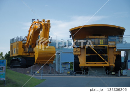 【石川県小松市】超大型のダンプカーとパワーショベルの展示と乗車体験施設 【石川県小松市】超大型のダンプカーとパワーショベルの展示と乗車体験施設 128806206