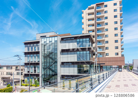 名取市図書館　増田公民館　名取駅東西自由通路　名取駅　東口　歩道橋　東西自由通路 128806586