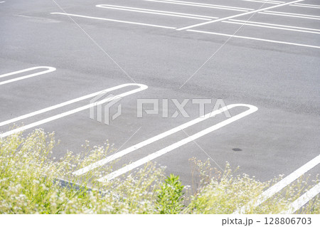 駐車場 車 ドライブ パーキング 車なし シンプル 素材 128806703
