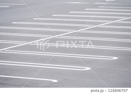 駐車場 車 ドライブ パーキング 車なし シンプル 素材 128806707