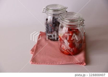 フルーツシロップ 128808407