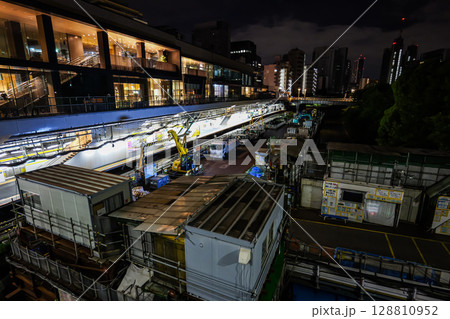 御茶ノ水駅 工事 夜景 2025年5月 御茶ノ水駅 工事 夜景 2025年5月 128810952