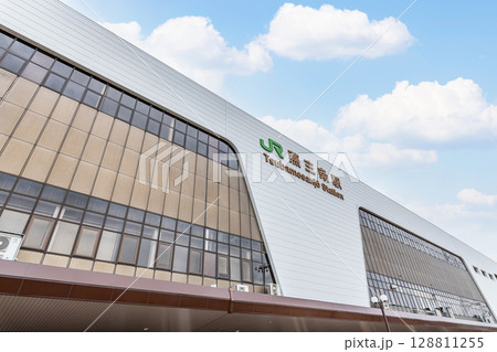 新潟県三条市 晴天のJR燕三条駅 新潟県三条市 晴天のJR燕三条駅 128811255