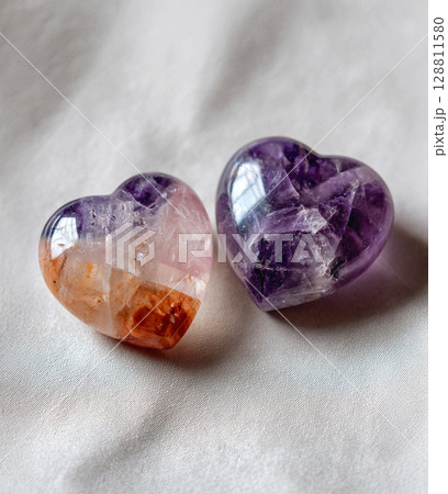 透明な石のハート AI画像 透明な石のハート AI画像 128811580