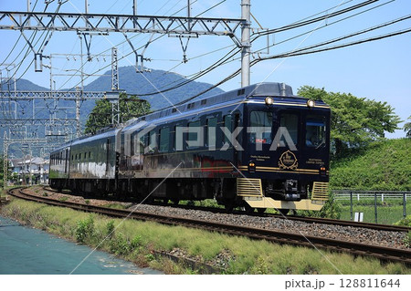 【近鉄】16200系 観光特急「青の交響曲（シンフォニー）」（南大阪線：磐城〜尺土） 128811644