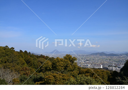 金刀比羅宮から眺める讃岐平野　讃岐富士 128812284