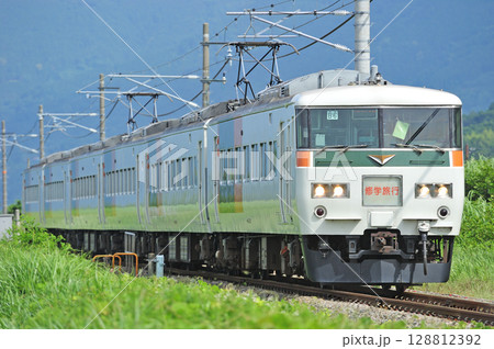 御殿場線　上大井－下曽我　JR東日本　185系　B6編成（大宮）　修学旅行 128812392