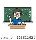 学校生活_算数の授業をする先生_ポロシャツ 128812621