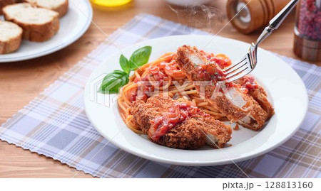 出来立て熱々!とんかつナポリタンの洋食ランチ 出来立て熱々!とんかつナポリタンの洋食ランチ 128813160