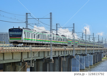 東海道本線 茅ヶ崎-平塚 JR東日本 E233系3000番台 E-07編成(国府津) 東海道本線 茅ヶ崎-平塚 JR東日本 E233系3000番台 E-07編成(国府津) 128813792