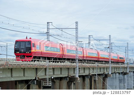 東海道本線 茅ヶ崎-平塚 JR東日本 253系1000番台 OM-N02編成(大宮) 回送 東海道本線 茅ヶ崎-平塚 JR東日本 253系1000番台 OM-N02編成(大宮) 回送 128813797