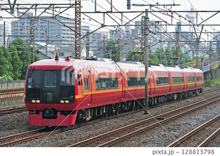 東海道本線　相模貨物　JR東日本　253系1000番台　OM-N02編成（大宮）　回送 128813798