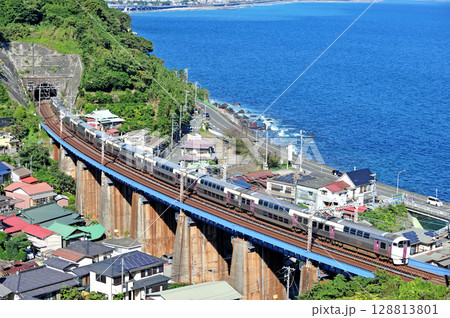 東海道本線　早川－根府川　JR東日本　215系（国府津）　湯河原疎開 128813801