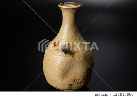 黄瀬戸徳利|各務賢周 作の温もりある美濃焼酒器 黄瀬戸徳利|各務賢周 作の温もりある美濃焼酒器 128813866