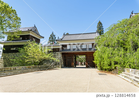 長野県上田市　快晴の上田城東虎口櫓門 128814658
