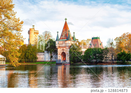 Medieval Franzensburg castle on lake in autumn Laxenburg park, Lower Austria Medieval Franzensburg castle on lake in autumn Laxenburg park, Lower Austria 128814873