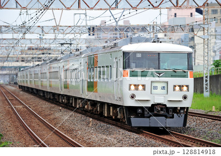 東海道本線　平塚　JR東日本　185系　B5編成（大宮）　回送 128814918