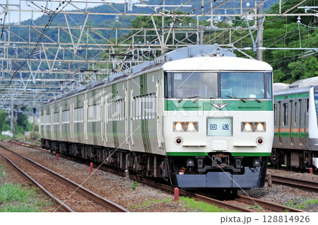 東海道本線 二宮-国府津 JR東日本 185系 B2編成(大宮) 回送 東海道本線 二宮-国府津 JR東日本 185系 B2編成(大宮) 回送 128814926