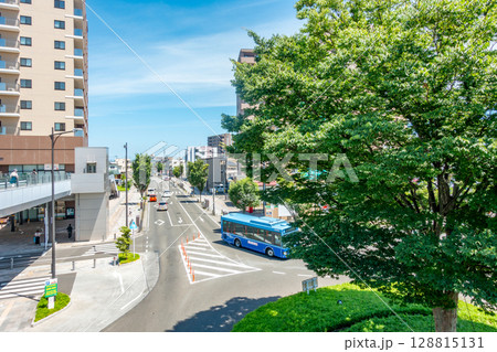 名取駅　東口　ロータリー　シンボルツリー　歩道橋　東西自由通路　名取市図書館　増田公民館 128815131