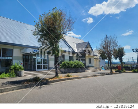 阿武隈急行本社と車両基地がある福島県伊達市の梁川駅 阿武隈急行本社と車両基地がある福島県伊達市の梁川駅 128819124