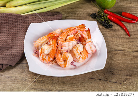 Shrimp cocktail with salad and sauce Shrimp cocktail with salad and sauce 128819277