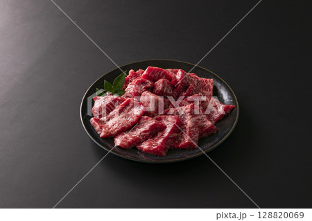 焼肉 牛肉 国産和牛 カルビ 皿盛り 128820069