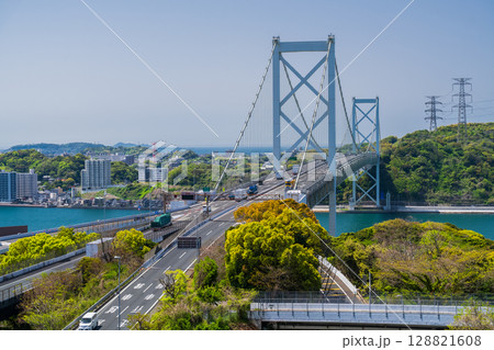 《福岡県》関門橋・めかり公園の眺望 《福岡県》関門橋・めかり公園の眺望 128821608