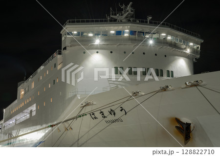 【東京九州フェリーはまゆう新門司港接岸】 128822710