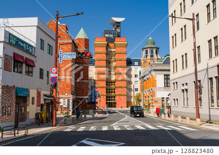 《福岡県》門司港レトロの街並み 128823480