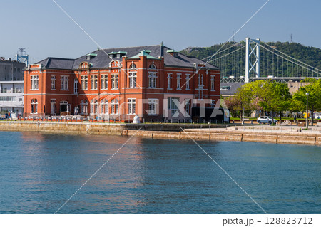 《福岡県》門司港レトロの街並み 128823712