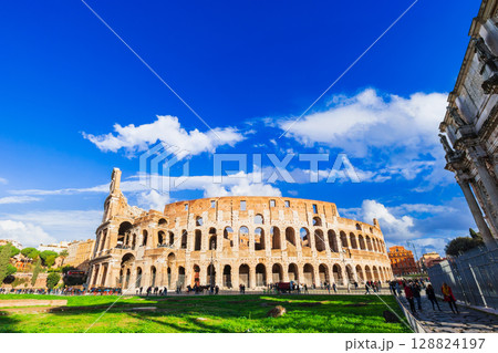 ローマ　世界遺産　コロッセオ 128824197