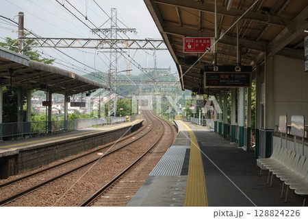 近鉄「特急 宇治山田行」電車 榊原温泉口駅 128824226