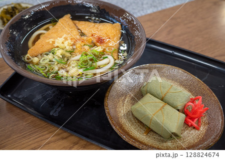 とても美味しい日本の三重県伊賀市のうどん 128824674