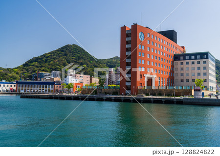 《福岡県》門司港レトロの街並み 《福岡県》門司港レトロの街並み 128824822