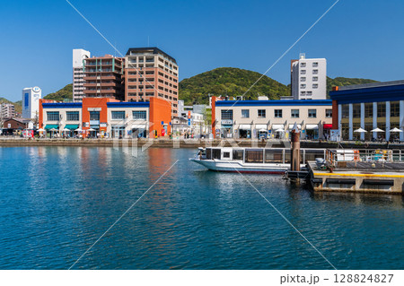 《福岡県》門司港レトロの街並み 《福岡県》門司港レトロの街並み 128824827