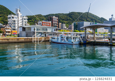 《福岡県》門司港レトロの街並み 《福岡県》門司港レトロの街並み 128824831