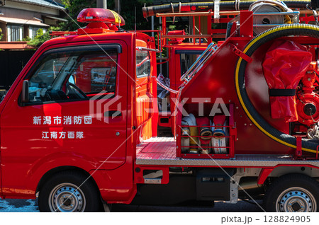 消防団の小型消防車 消防団の小型消防車 128824905
