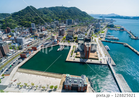 《福岡県》門司港の街並み 128825021