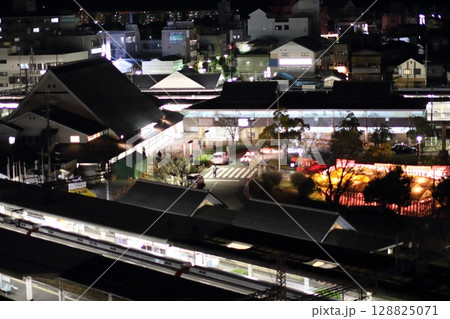 大晦日・近鉄橿原神宮前駅【奈良県橿原市】 128825071