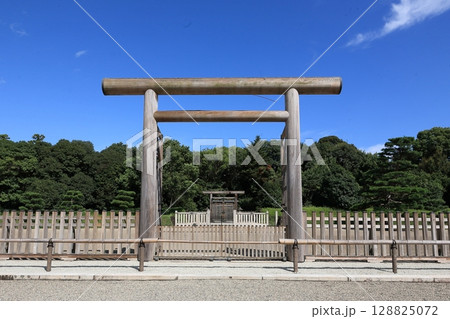 神武天皇陵【奈良県橿原市】 神武天皇陵【奈良県橿原市】 128825072