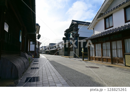 河原町妻入商家群　妻入りの商家　丹波篠山 128825261