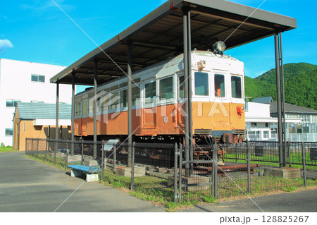 今もくすのき公園から後世を伝え続ける野上電車 128825267