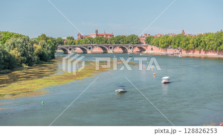 Garonne River and Pont Neuf timelapse in downtown Toulouse, France 128826253