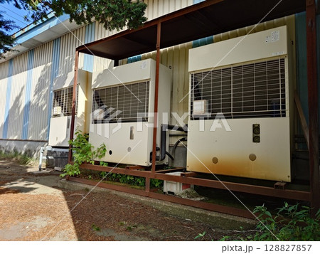 空冷式屋外設置型冷凍機 128827857