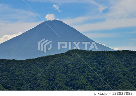 御坂山地の釈迦ヶ岳より望む富士山 128827882