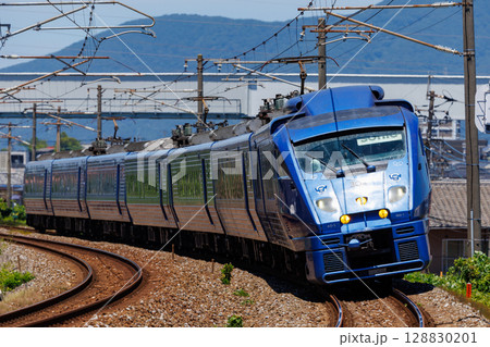 JR九州883系特急ソニック号〜デビュー30周年記念ラッピング編成 128830201